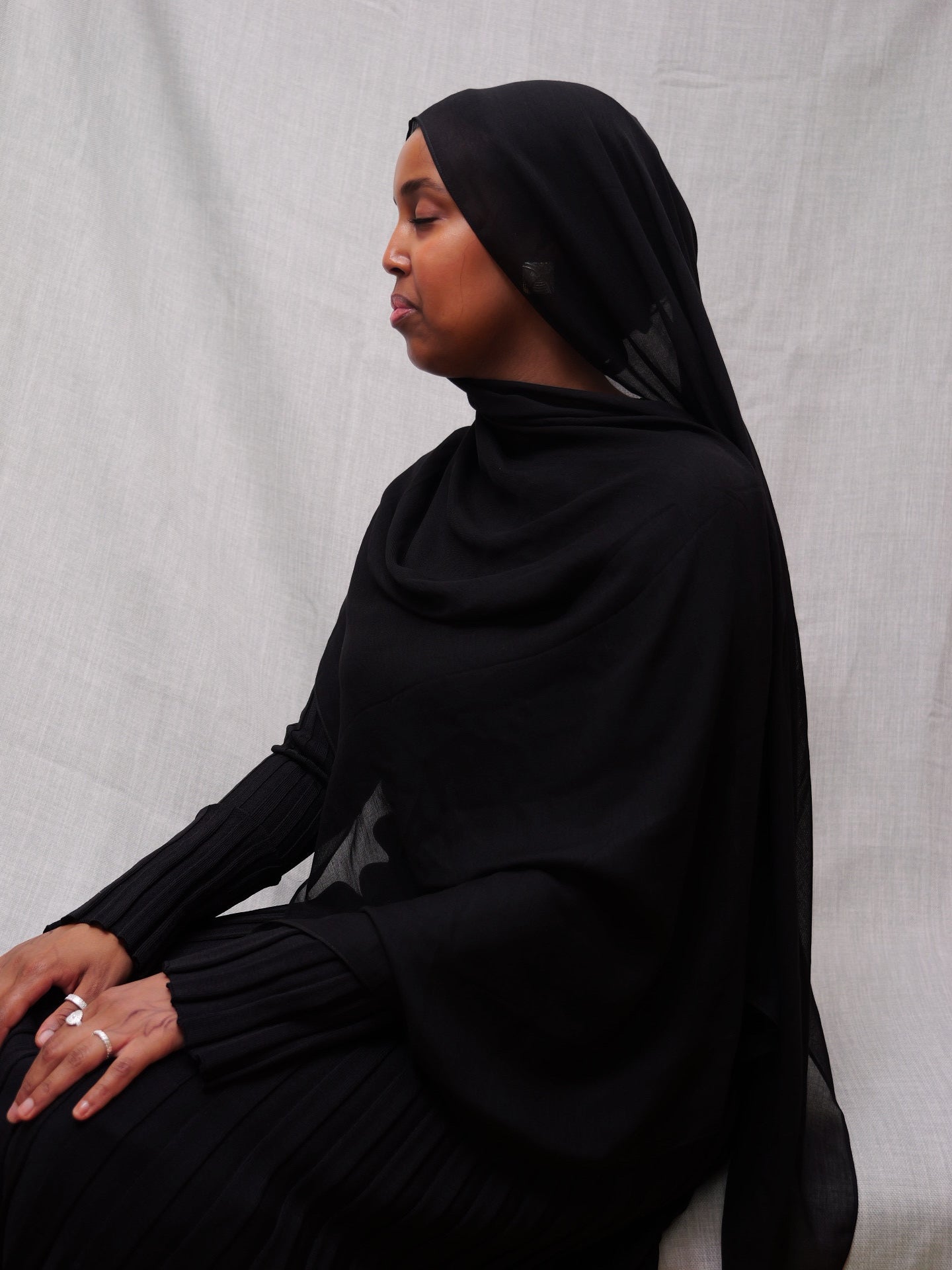 svart premium modal hijab 180x70 cm mjuk klassisk hijab